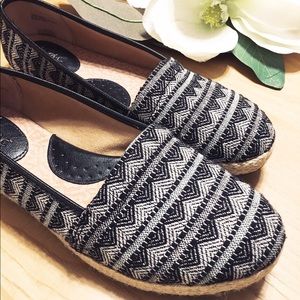 BOC by Born Canvas Chevron Striped Espadrilles 10